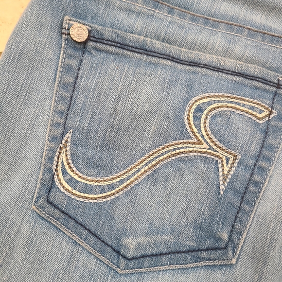 Rock and Republic Flare Jeans - Picture 5 of 9